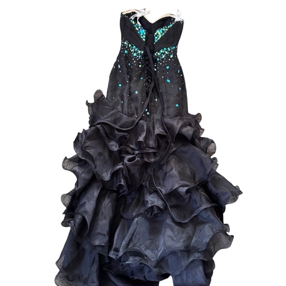 Tiffany Designs Beautiful Long Dress Size 2 Rhinestones Prom, Formal - Picture 4 of 8